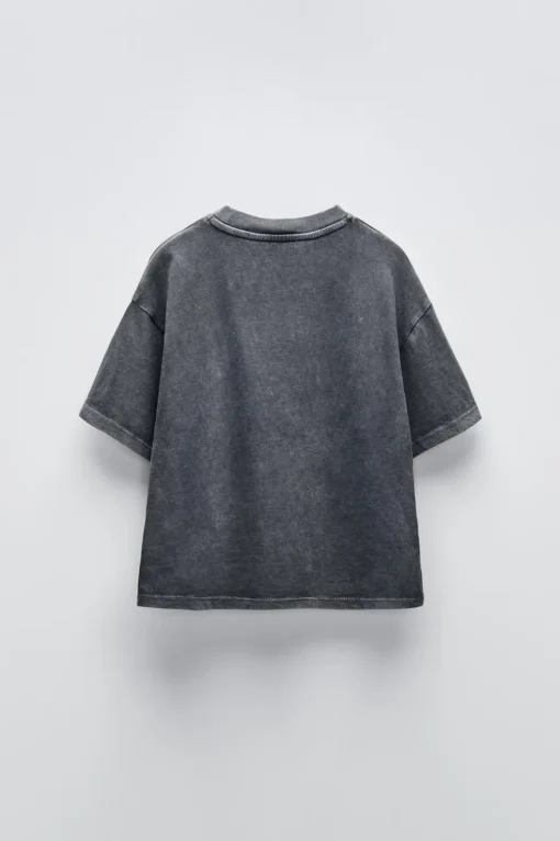 CAMISETA EFECTO LAVADO APLIQUE FLORES