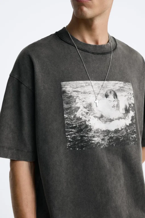 CAMISETA ESTAMPADO FOTOGRÁFICO