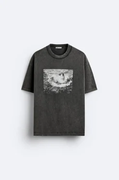 CAMISETA ESTAMPADO FOTOGRÁFICO