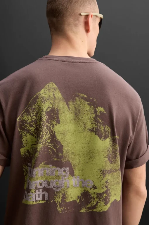 CAMISETA GRÁFICOS COMBINADOS