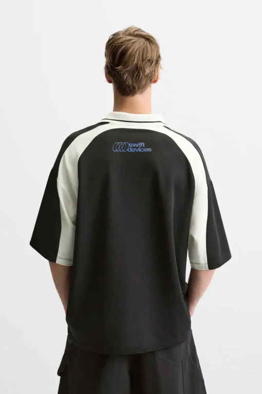 CAMISETA POLO COLOR BLOCK TEXTOS