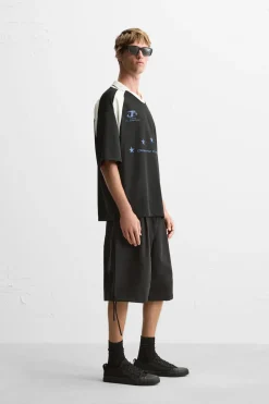 CAMISETA POLO COLOR BLOCK TEXTOS