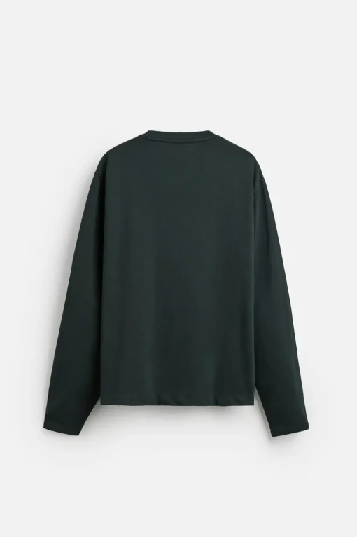 CAMISETA TEXTO BORDADO