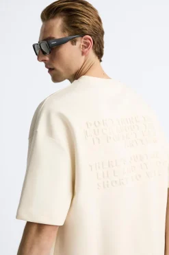 CAMISETA TEXTO GRABADO