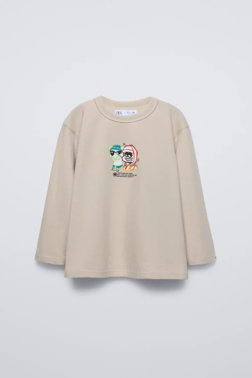 CAMISETA TEXTO RELIEVE