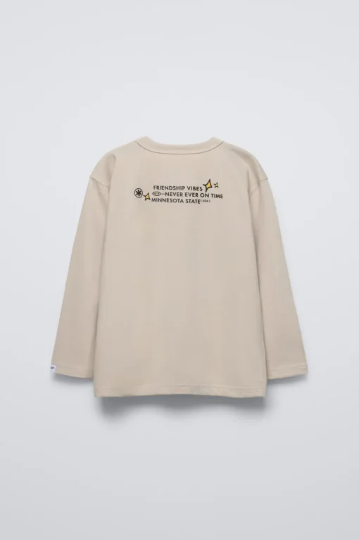 CAMISETA TEXTO RELIEVE