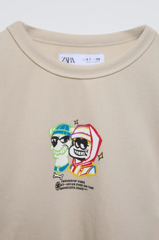 CAMISETA TEXTO RELIEVE