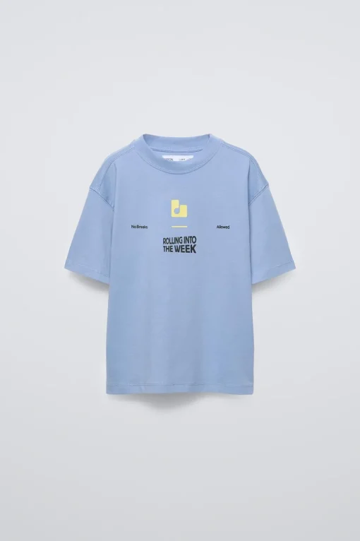 CAMISETA TEXTO ROLLING INTO THE WEEK