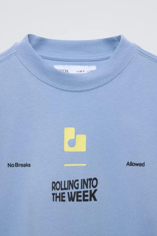 CAMISETA TEXTO ROLLING INTO THE WEEK
