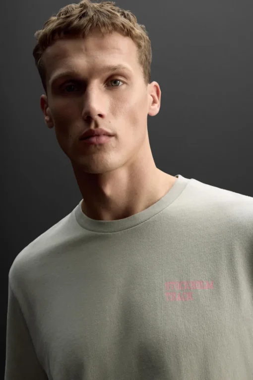 CAMISETA TEXTOS COMBINADOS