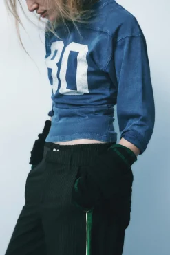 CAMISETA VARSITY EFECTO LAVADO
