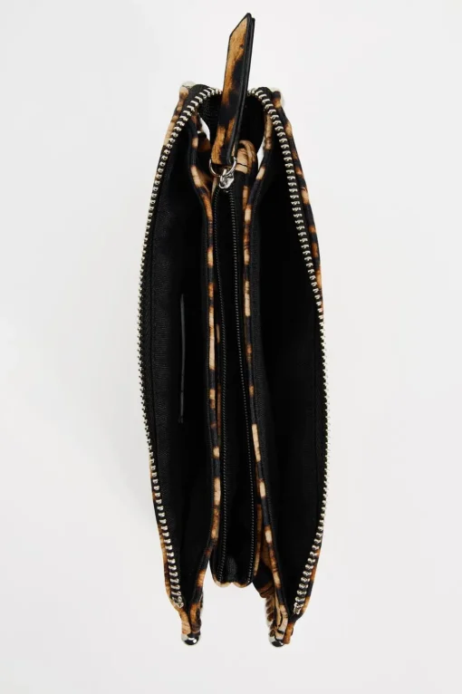 CARTERA BANDOLERA TACHAS