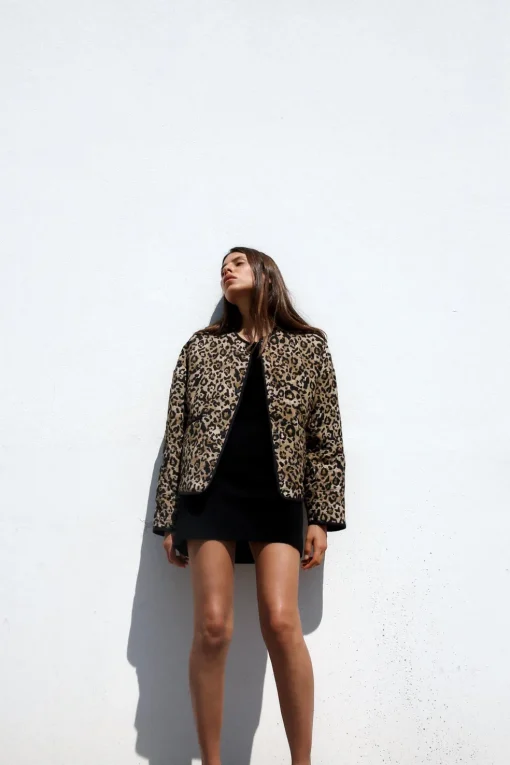 CAZADORA ACOLCHADA ESTAMPADO ANIMAL
