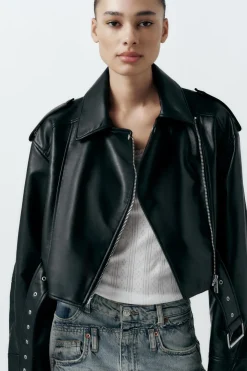 CAZADORA BIKER CROP EFECTO PIEL