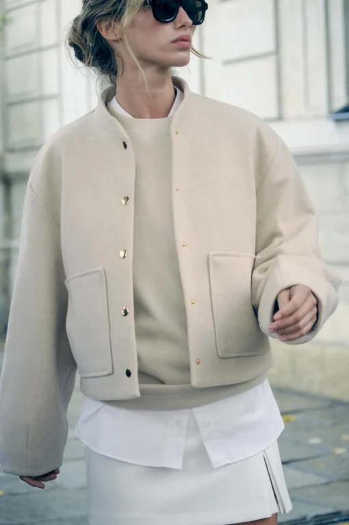 CAZADORA BOMBER CORTA BOLSILLOS PLASTRÓN