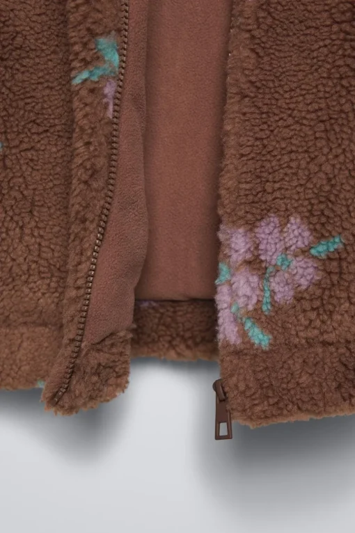 CAZADORA BORREGUILLO ESTAMPADO FLORES