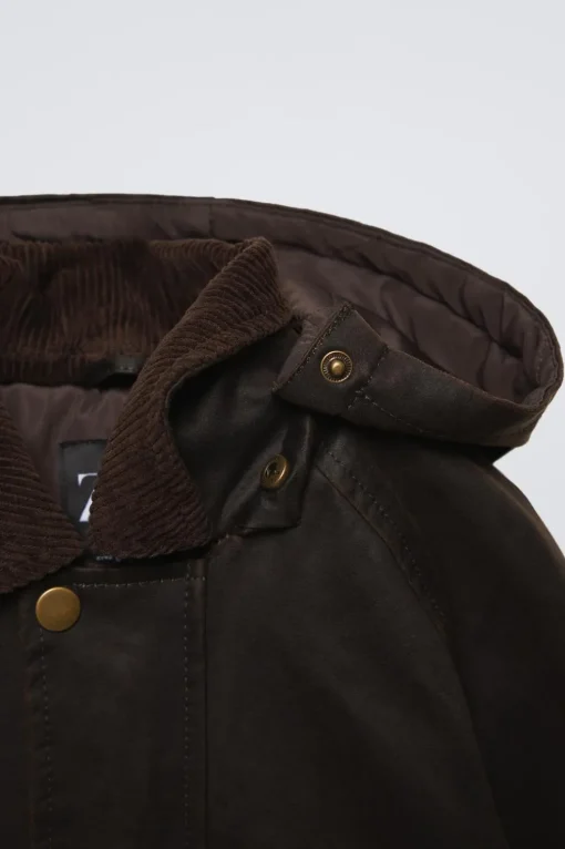 CAZADORA ENCERADA CAPUCHA DESMONTABLE