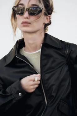 CAZADORA OVERSIZE EFECTO PIEL