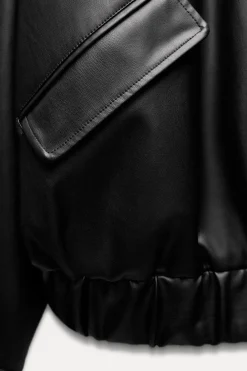 CAZADORA OVERSIZE EFECTO PIEL