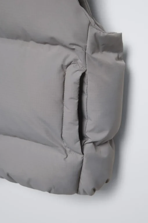 CHALECO ACOLCHADO CAPUCHA WATER REPELLENT