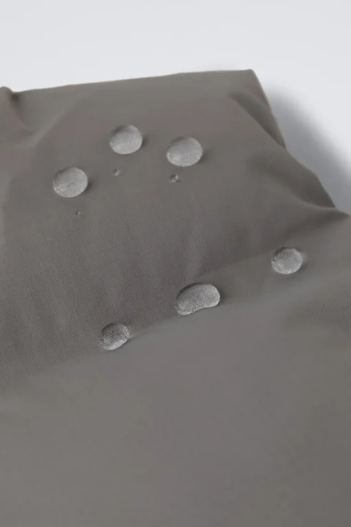 CHALECO ACOLCHADO CAPUCHA WATER REPELLENT