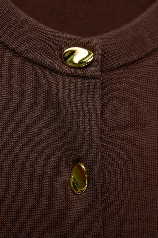 CHAQUETA PUNTO LISO BOTÓN DORADO