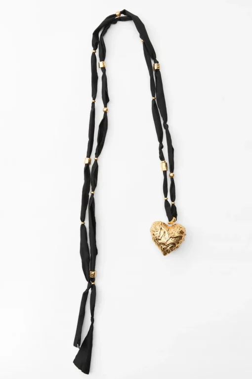 COLLAR TEJIDO CORAZÓN