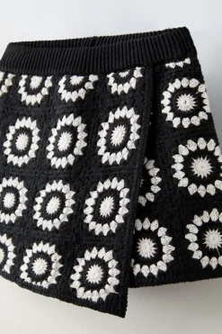 FALDA BERMUDA CROCHET FLORES