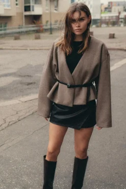 FALDA PANTALÓN EFECTO PIEL ASIMÉTRICA