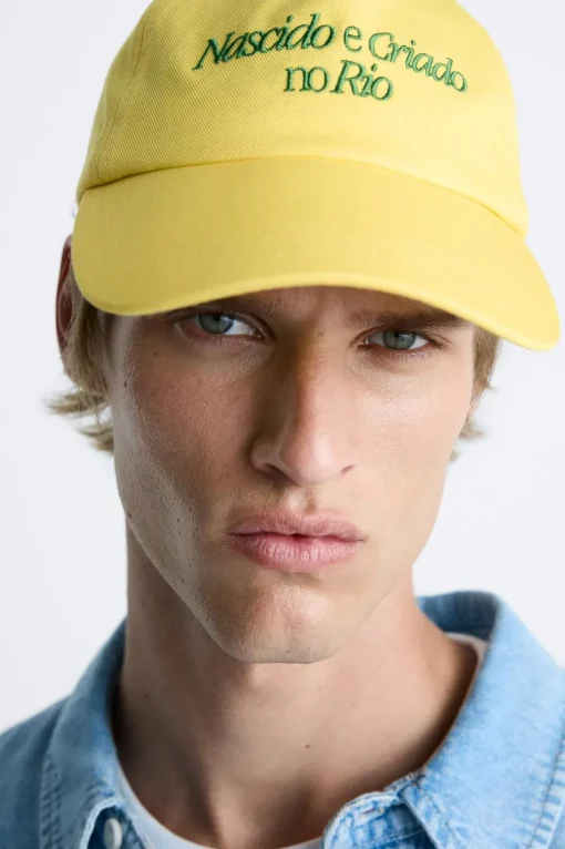 GORRA BORDADO CONTRASTE