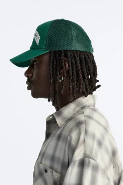 GORRA TEXTO RELIEVE