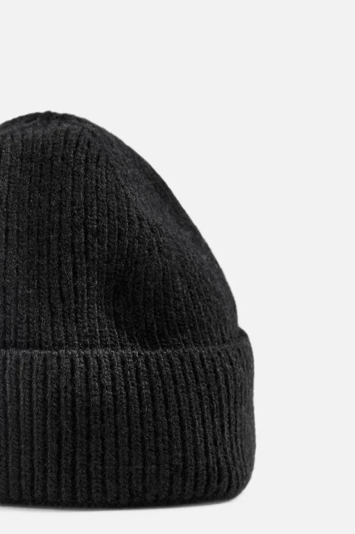 GORRO CORTO PUNTO CON LANA