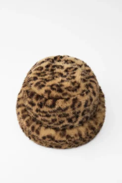 GORRO EFECTO PELO ESTAMPADO ANIMAL