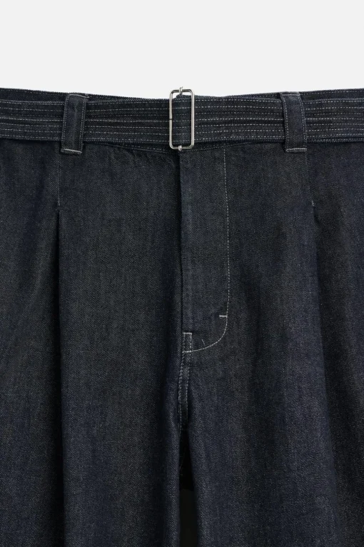 JEANS PLIEGUES CINTURÓN