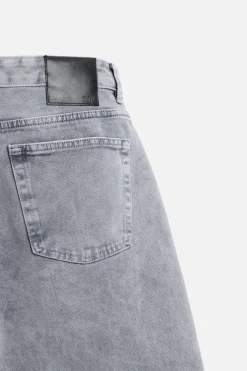 JEANS REGULAR FIT LAVADO