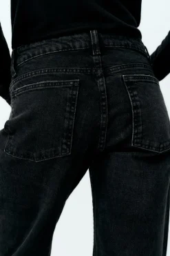 JEANS TRF RECTOS TIRO BAJO