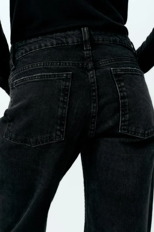 JEANS TRF RECTOS TIRO BAJO