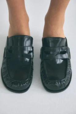 MOCASÍN DESTALONADO EFECTO ACHAROLADO