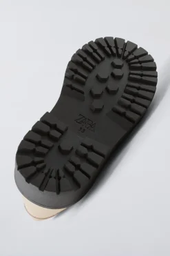 MOCASÍN TRACK