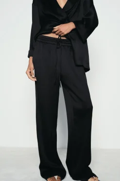 PANTALÓN ANCHO EFECTO ARRUGADO
