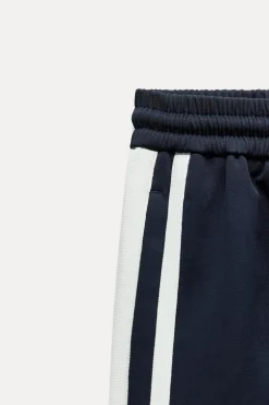 PANTALÓN BANDA LATERAL