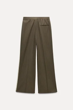 PANTALÓN BANDA LATERAL