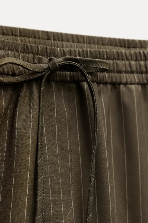 PANTALÓN BANDA LATERAL