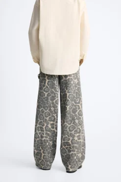 PANTALÓN CARPINTERO ESTAMPADO ANIMAL