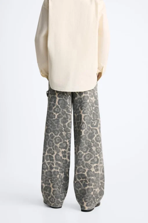 PANTALÓN CARPINTERO ESTAMPADO ANIMAL