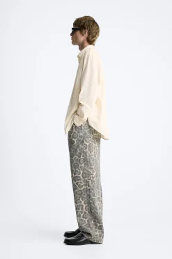 PANTALÓN CARPINTERO ESTAMPADO ANIMAL