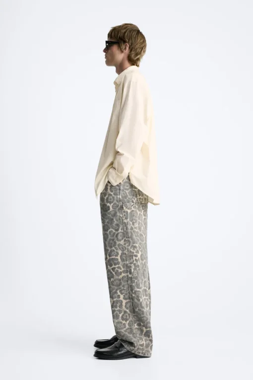 PANTALÓN CARPINTERO ESTAMPADO ANIMAL