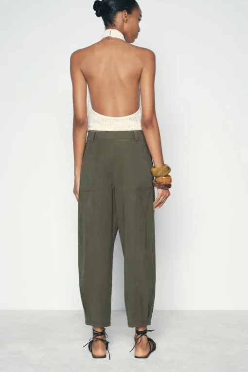 PANTALÓN CHINO PINZAS BAJO