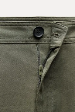 PANTALÓN CHINO PINZAS BAJO