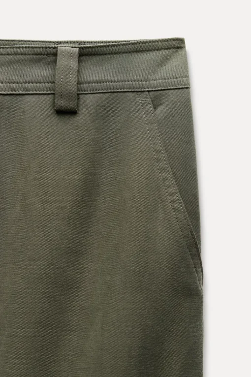 PANTALÓN CHINO PINZAS BAJO